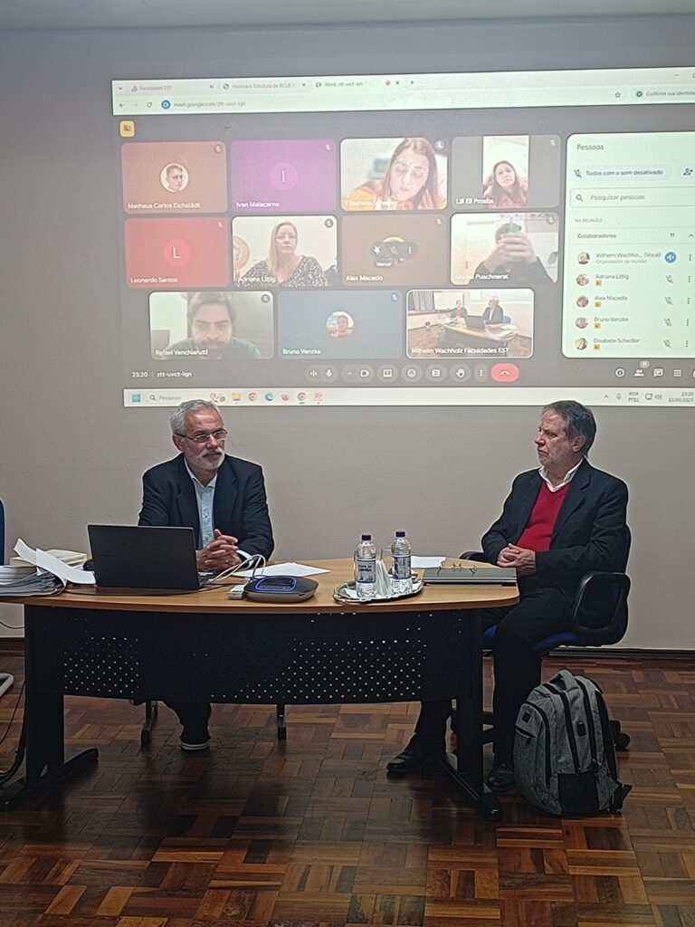 Pastor Marcos Bechert participou de aula no componente História e Estrutura da IECLB, promovendo reflexão sobre desafios e perspectivas da Igreja Evangélica de Confissão Luterana no Brasil