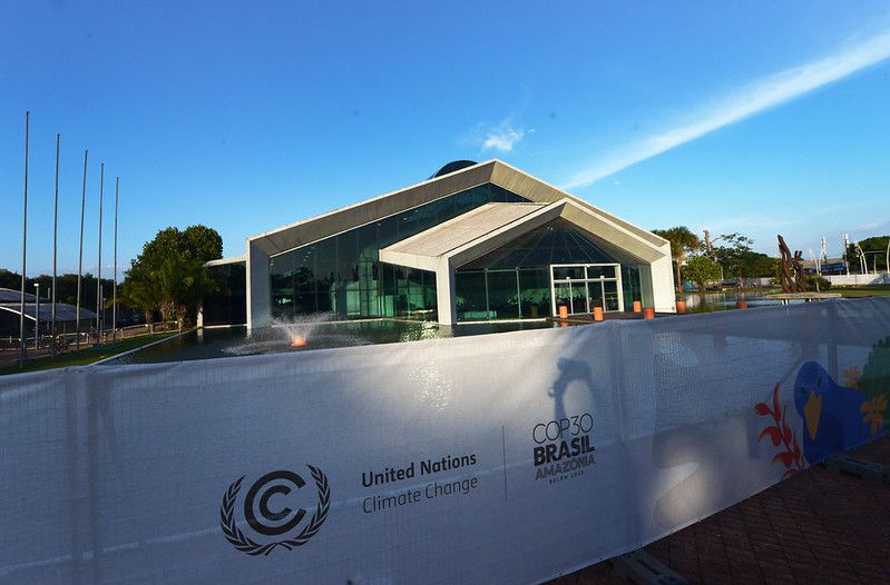 A Faculdades EST está presente na COP30 – Conferência das Nações Unidas sobre Mudanças Climáticas de 2025, que ocorre entre os dias 10 e 21 de novembro, em Belém do Pará. O evento reúne governos, movimentos sociais, universidades, igrejas, comunidades tradicionais e pessoas jovens de todo o mundo em torno de um tema central para o futuro da humanidade: as mudanças climáticas e o cuidado com a vida na Terra.