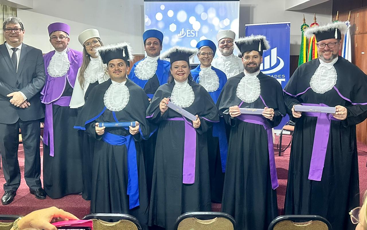 Leia mais sobre o artigo Faculdades EST realiza colação de grau dos cursos de Licenciatura em Música e Bacharelado em Teologia EaD