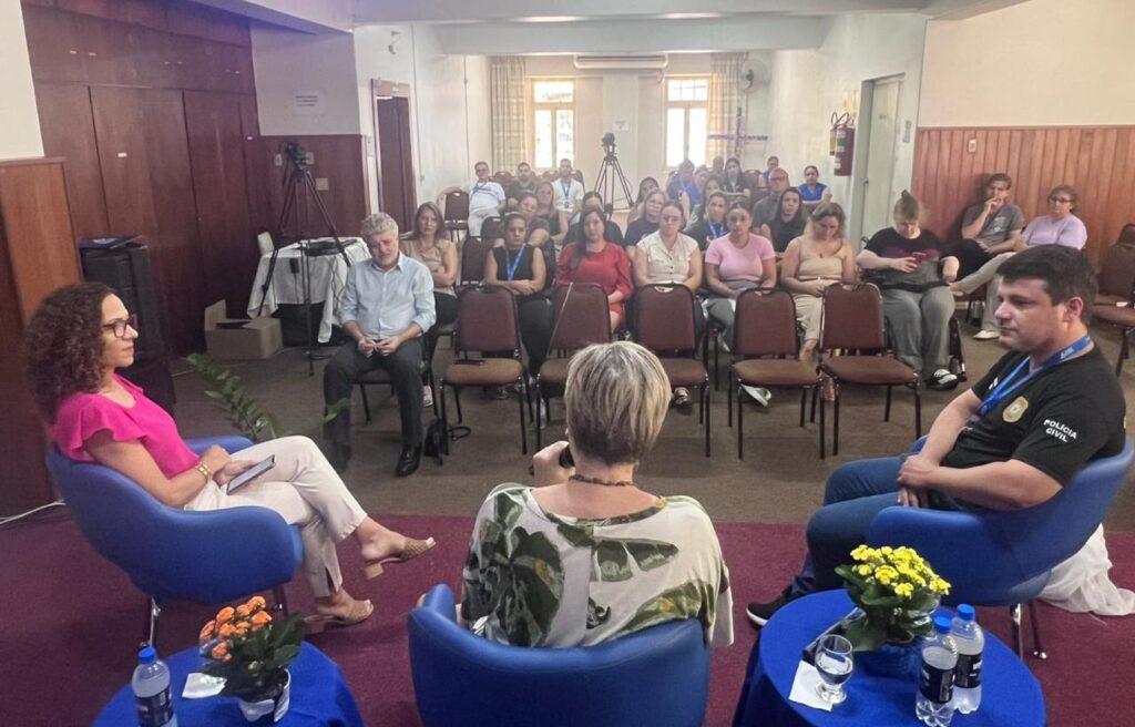 Em alusão ao Dia Internacional da Mulher, celebrado em 8 de março, a Faculdades EST realizou na quinta-feira (6) a roda de conversa “Conversas difíceis, porém necessárias”, no Auditório Katharina Von Bora, no Prédio H.