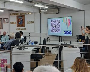 A iniciativa integra um processo mais amplo de mobilização nacional em torno da 1ª Conferência Nacional dos ODS, que ocorrerá ao longo de 2026. A proposta busca reunir poder público e sociedade civil em diferentes etapas — presenciais e digitais — para avaliar avanços, identificar desafios e fortalecer políticas públicas voltadas ao desenvolvimento sustentável, aos direitos humanos e à redução das desigualdades, alinhadas à Agenda 2030 para o Desenvolvimento Sustentável.