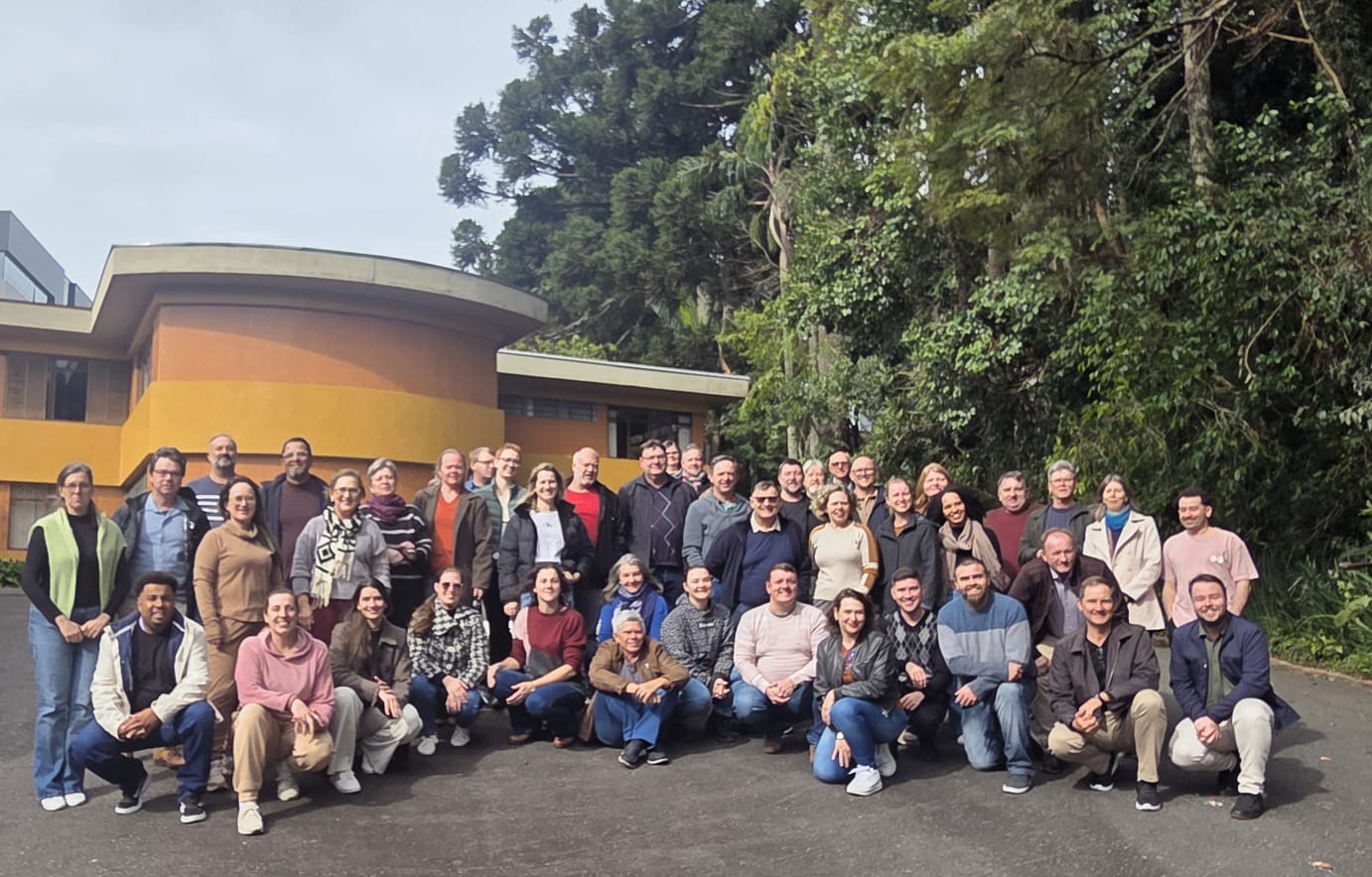 Leia mais sobre o artigo Seminário em Curitiba reúne lideranças da IECLB e da Faculdades EST para formação em gestão sustentável